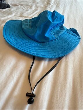 Kids Sun Hat with Wide Brim in Bright Blue